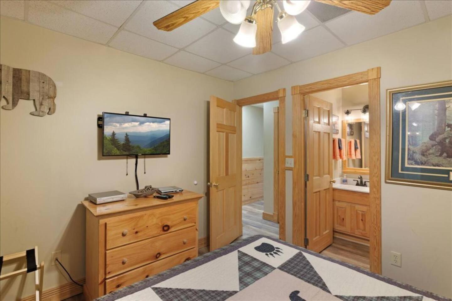 5Br Smoky Cabin Hot Tub, Games, 1 Mi To Parkway Pigeon Forge Esterno foto