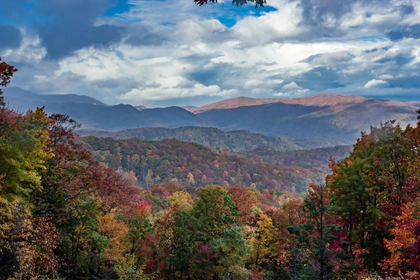 5Br Smoky Cabin Hot Tub, Games, 1 Mi To Parkway Pigeon Forge Esterno foto